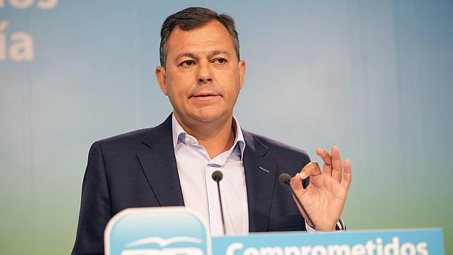 El PP cree que Chaves y Griñán no han declarado por los ERE por sus «discrepancias»