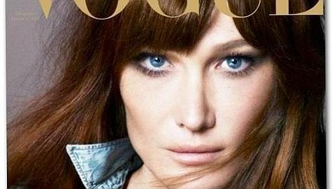 Carla Bruni posa para «Vogue» en su vuelta a la moda