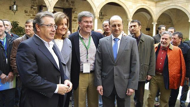 Zoido: «Ni con 100.000 kilos de pintura tapan la corrupción»