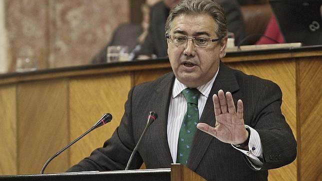 Zoido asegura que el Gobierno de Griñán «está acorralado por la corrupción»