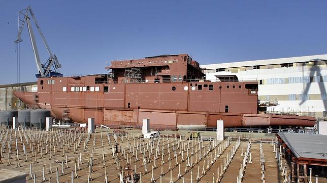 El Ayuntamiento de Sevilla apoya la vuelta de la actividad a los astilleros