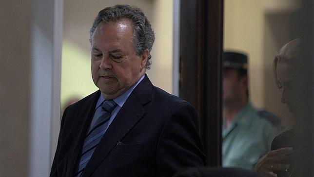 El expresidente de Invercaria apunta a la Junta como responsable