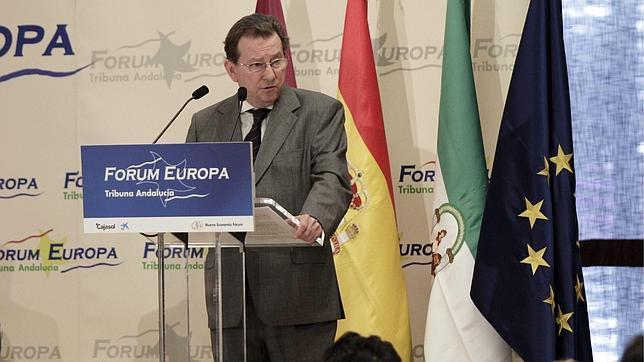 De Llera compara el trabajo de Gallardón con dar una gamba al que necesita un cocido