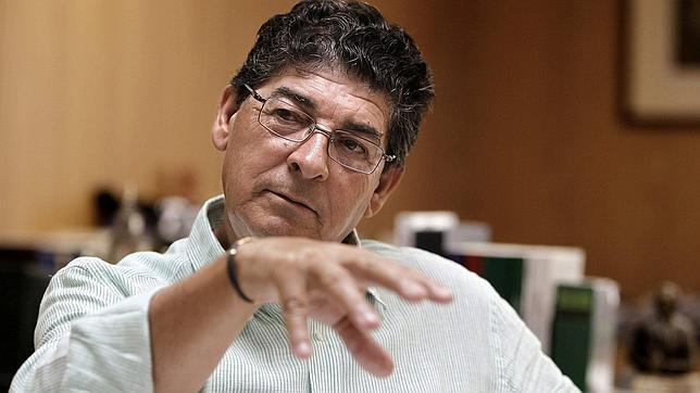 Valderas dice que Griñán ha tomado una decisión «valiente y ejemplar»