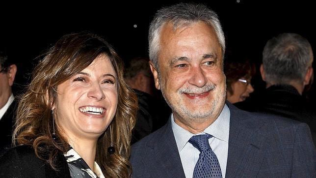 El presidente andaluz, José Antonio Griñán, junto a la que fuese secretaria de Estado de Igualdad, Bibiana Aído