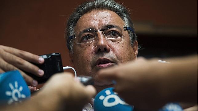 Zoido califica de «aberración» la investidura de Susana Díaz