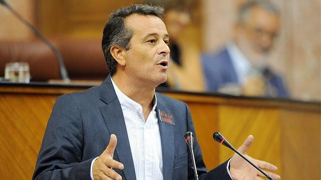 IU se revuelve contra el Gobierno central en la sesión de investidura