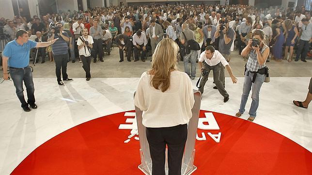 Susana Díaz en una reunión del PSOE