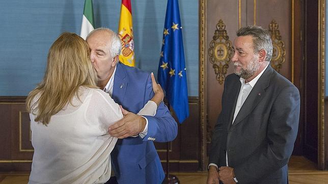 UGT y CC.OO. cargan contra la Prensa por «airear» sus irregularidades