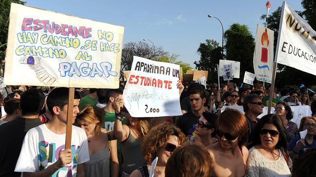 Qué requisitos debe cumplir un universitario para optar a la beca