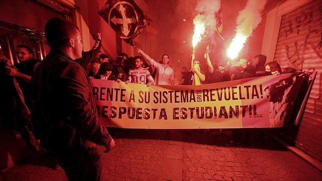 Carga policial contra radicales que se enfrentaban a ultraderechistas en el Centro