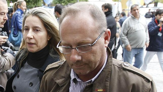 El padre de Marta tendrá que pagar 2.400 euros al hermano de Carcaño y a Samuel