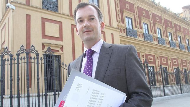 UPyD: «Que Fernández Sevilla devuelva todo el dinero que según lo publicado ha despilfarrado»