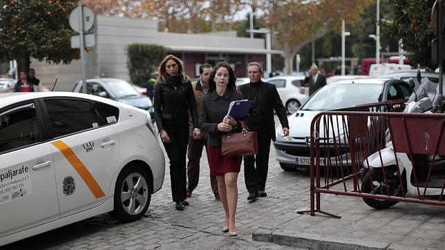 Alaya cree que la Junta repartió millones a empresas próximas al poder político y sindical