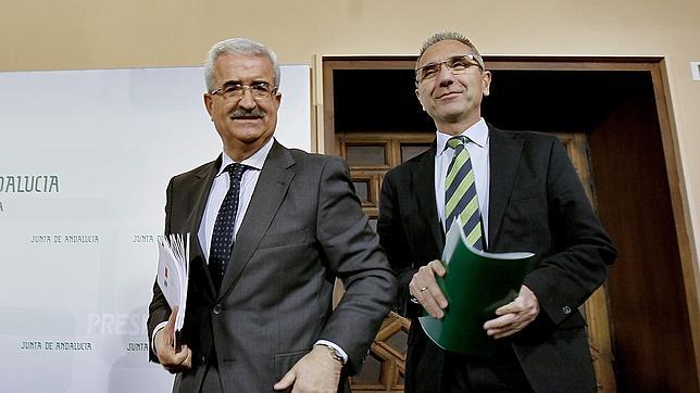 El Ejecutivo andaluz rechaza las críticas a la política de becas