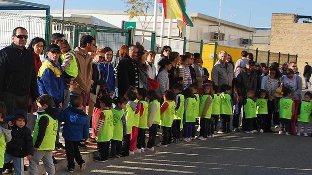 Los padres seguirán reivindicando el colegio en La Mulata