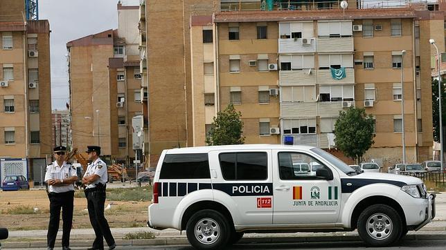 Un 600% más de controles de tráfico de la Policía Autonómica en el Polígono Sur