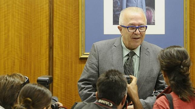 Empleo pagaba 11.000 euros a sindicatos y patronal por asistir a cada reunión