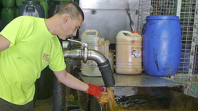 Los empresarios piden la nulidad de las ordenanzas de limpieza por el reciclaje del aceite