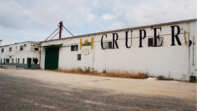 Un laboratorio de Córdoba busca ADN de perro en piensos para vacas de Render