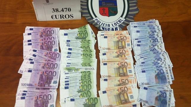 Detenido con más de 38.000 euros falsos cuando era perseguido por otro hombre