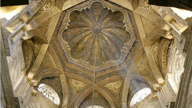 La Junta elude desde 2007 hacer el estudio para la restauración del mihrab