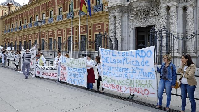 Los técnicos de Andalucía Orienta reclaman ante San Telmo un plan de empleo «urgente»