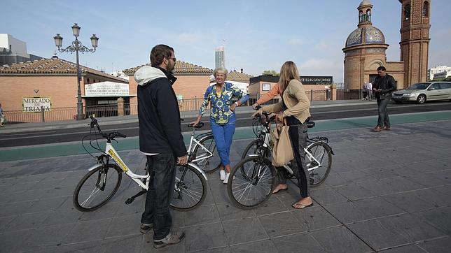 El Ayuntamiento y la Junta acuerdan poner en marcha dos nuevas rutas cicloturísticas por Sevilla