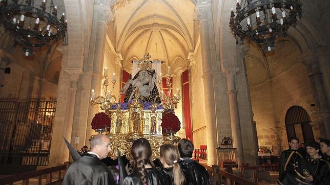 Las Angustias es la primera hermandad de la capital que rechaza la Magna Mariana