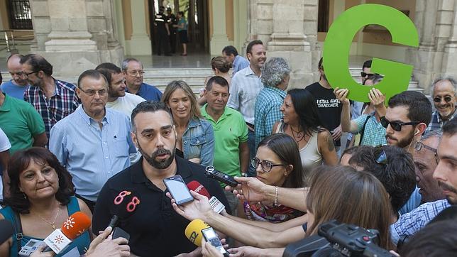 Ganemos Sevilla oculta los datos personales que mostraba sin autorización en su web