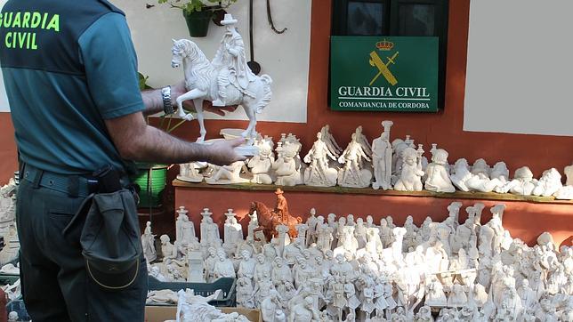 Intervenidas 800 figuras decorativas valoradas en 20.000 euros