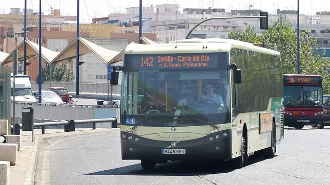 El incierto futuro de los autobuses metropolitanos de Sevilla