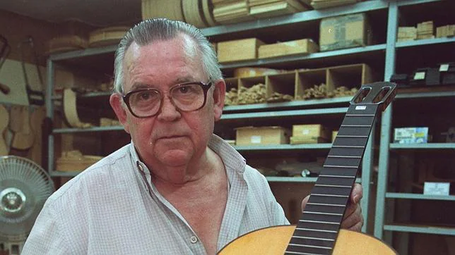 Fallece Manuel Reyes, el artista de la construcción de guitarras flamencas