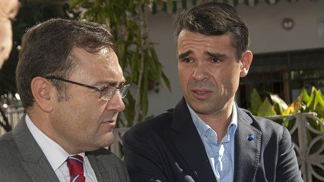 Cestas de Navidad con jamón «del bueno», el regalo del candidato del PSOE de Marbella con dinero público