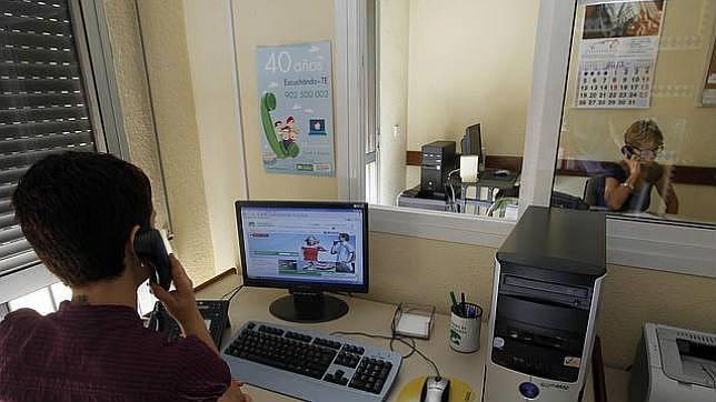 Teléfono de la Esperanza, un antídoto a la soledad