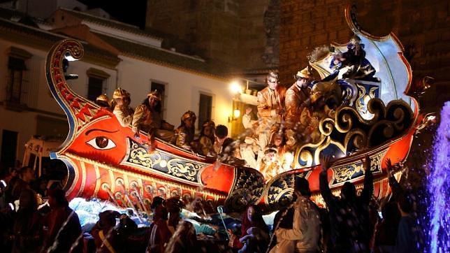 La Cabalgata de Carmona cuenta con 15 carrozas y un cortejo de 2.000 personas