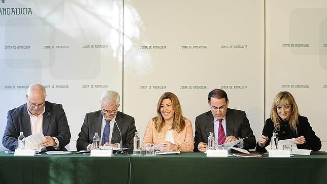 La CEA, los sindicatos y la Junta de Andalucía firman un acuerdo para renovar el Sercla