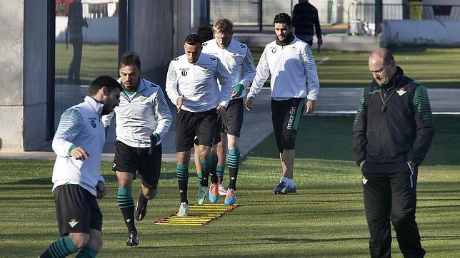 Betis-Tenerife: Pasar por encima de la falta de recursos