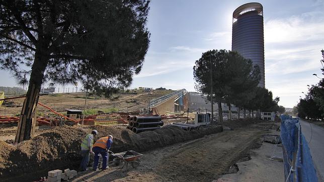 Los empresarios apuestan por construir el puente de la torre Pelli