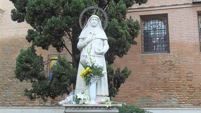 Monumento a Santa Ángela de la Cruz