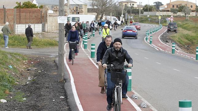 Abre el primer carril bici al Campus de Rabanales