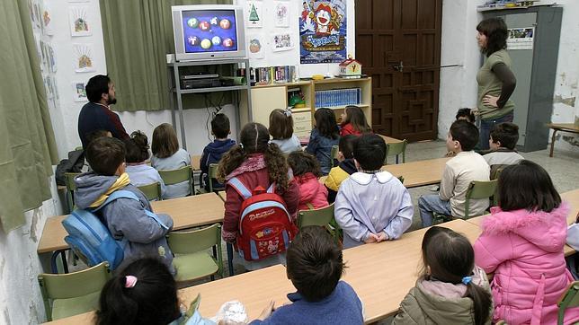 «Economía de guerra» en colegios e institutos por los recortes