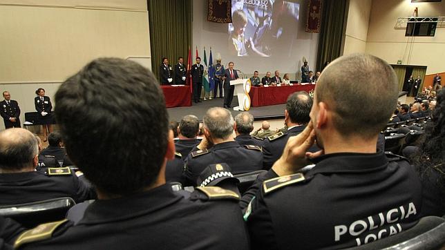 Cinco de los 37 policías imputados no pasaron las pruebas físicas