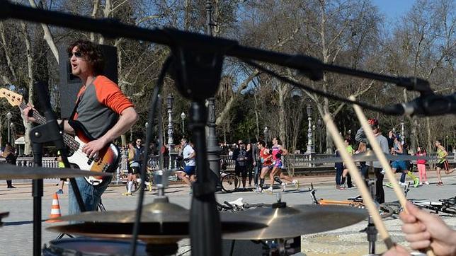 Durante la Zurich Maratón de Sevilla actuarán más de 20 grupos