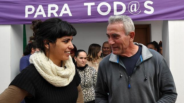 La candidata de Podemos a la Junta, Teresa Rodríguez, con el líder del SAT, Diego Cañamero