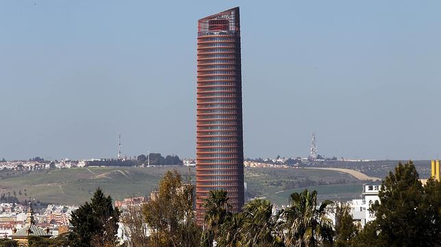 Urbanismo aprueba reformas en el entorno de la Torre Pelli de cara al Caixafórum