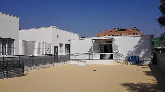 El colegio «fantasma» El Almendral, en espera desde 2010
