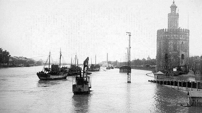 Este miércoles hace 68 años de una de las mayores inundaciones de Sevilla, la de 1947