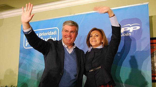 Cospedal pide al PP que «de la talla» para poner a Andalucía donde le corresponde