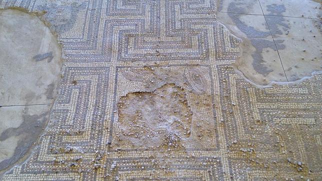 Destrozan el patrimonio arqueológico de la Plaza de Armas de Écija